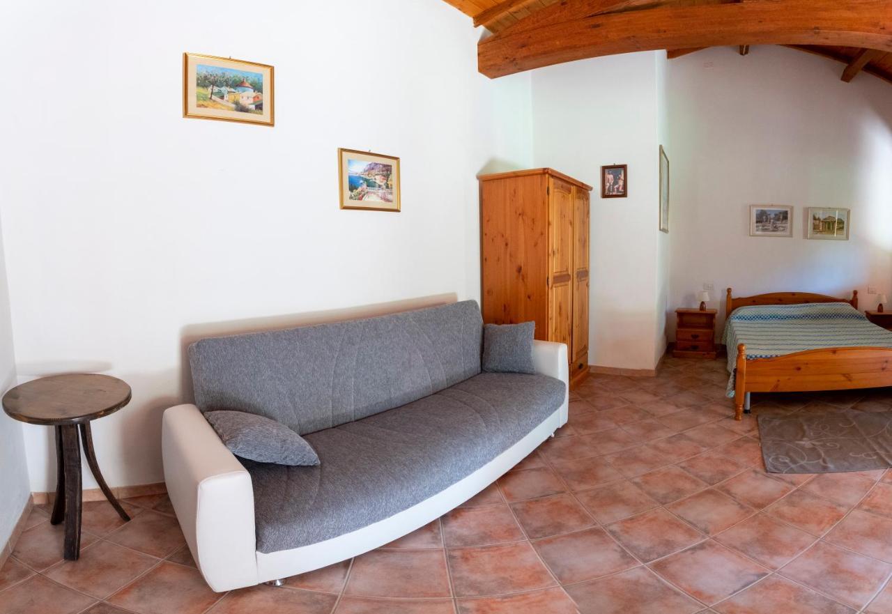 Is Cuccus Bed & Breakfast Masainas Екстериор снимка