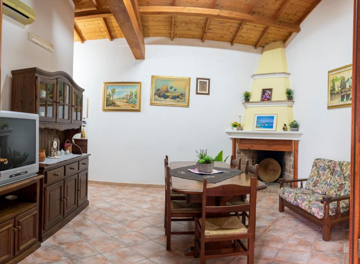 Is Cuccus Bed & Breakfast Masainas Екстериор снимка